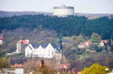 Ausblick auf das Hotel, die Landschaft & das Panorama Museum. Quelle: Wohlfühlhotel in Bad Frankenhausen - beauty24 GmbH